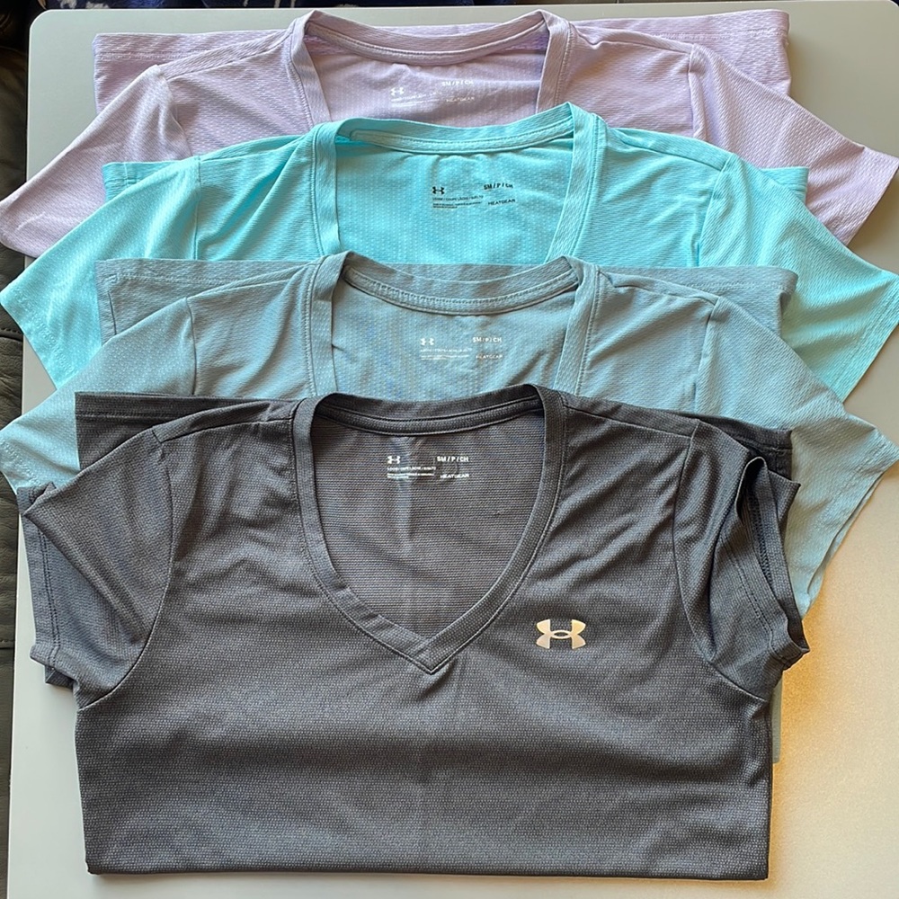 Set of 4 Under Armor Heatgear T-shirts.